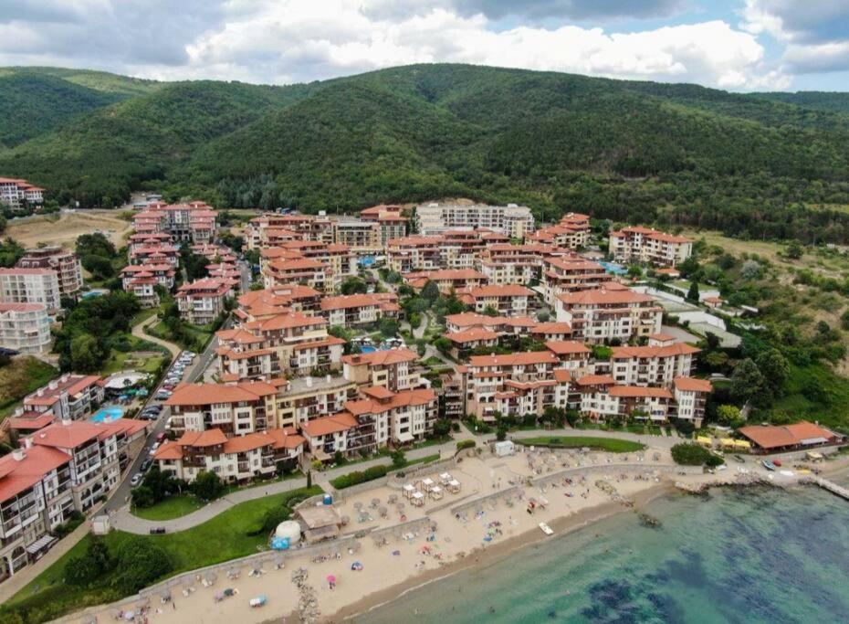 Апартамент Ния, Райска Градина / Garden Of Eden Sveti Vlas Exterior foto