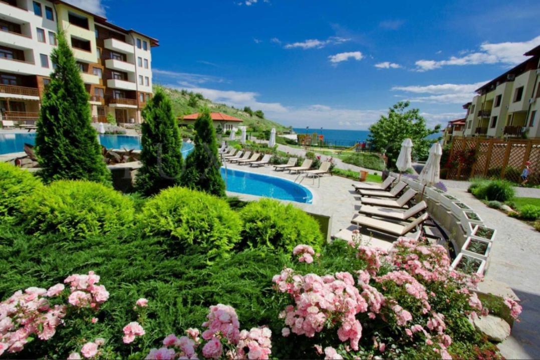 Апартамент Ния, Райска Градина / Garden Of Eden Sveti Vlas Exterior foto