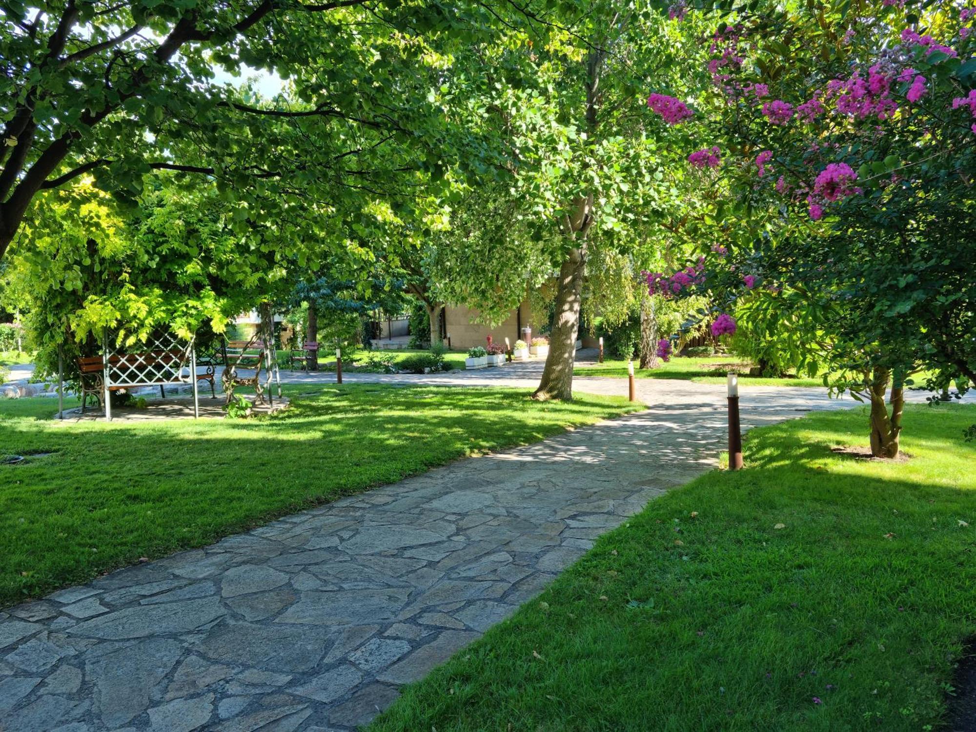 Апартамент Ния, Райска Градина / Garden Of Eden Sveti Vlas Exterior foto