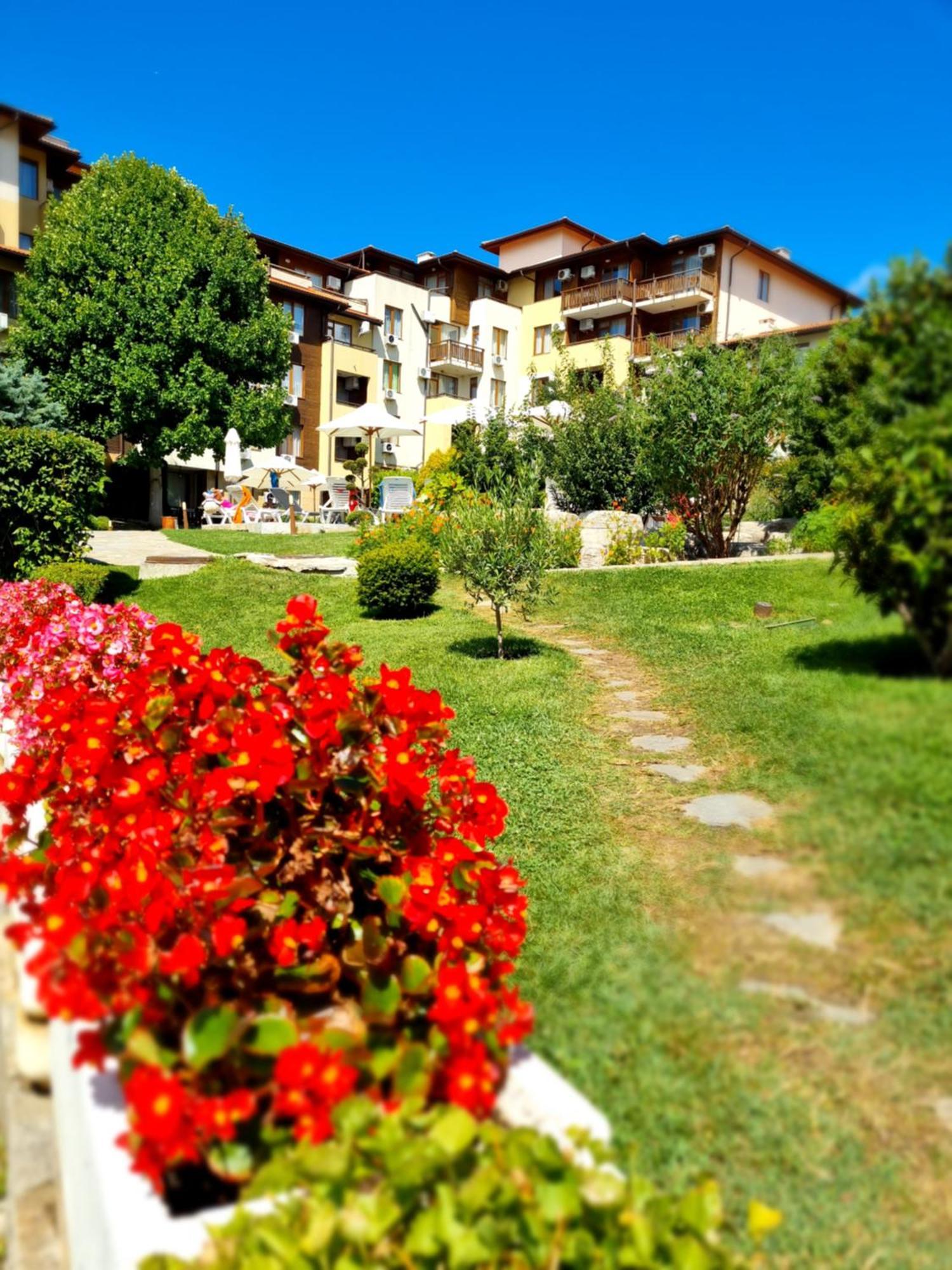 Апартамент Ния, Райска Градина / Garden Of Eden Sveti Vlas Exterior foto